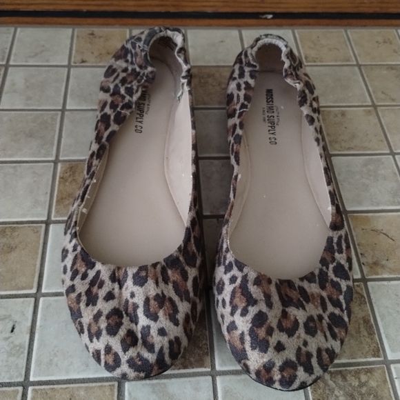 Mossimo Supply Co. Leopard Print Flats NWOT - Picture 2 of 5